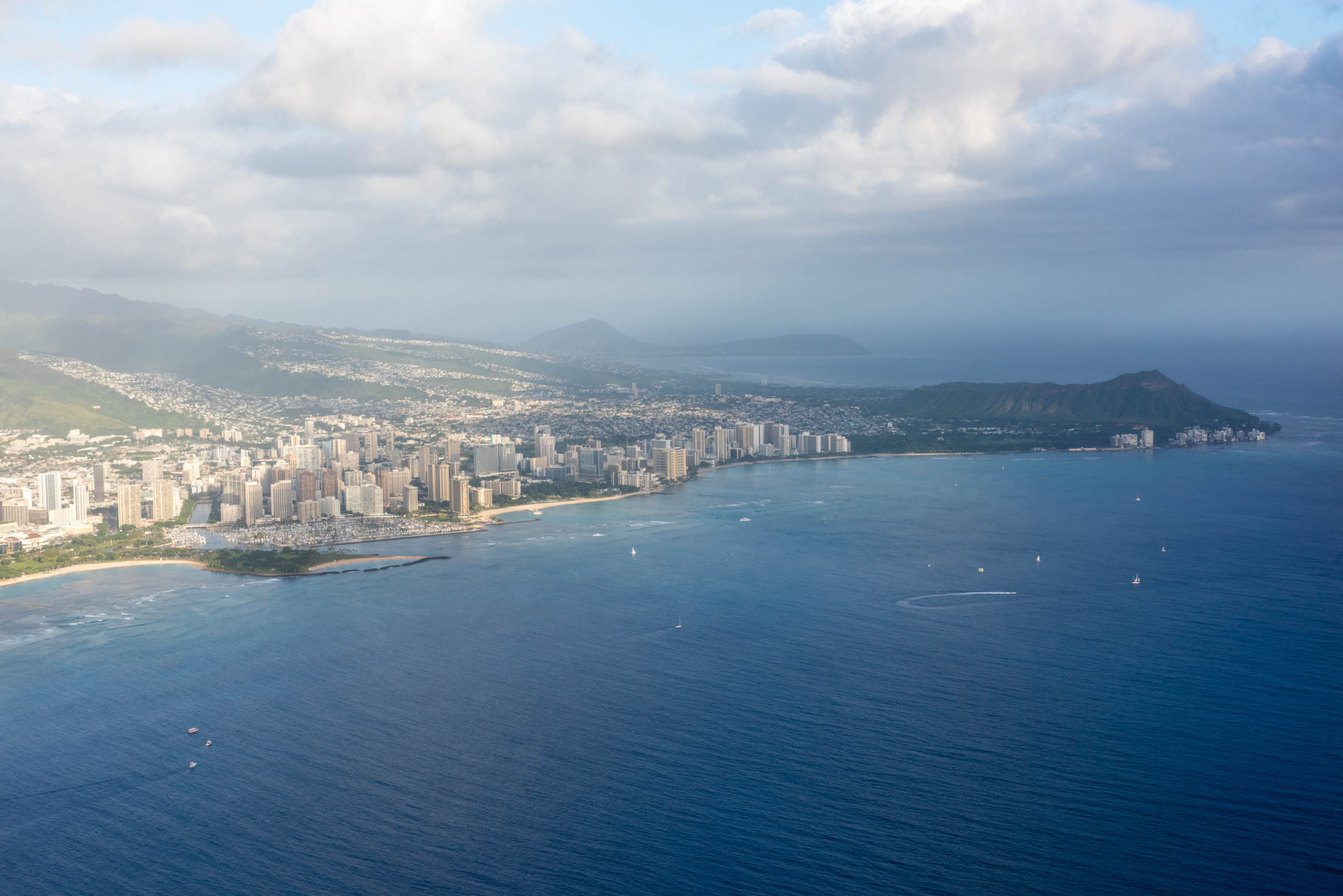 Oahu, aerial view - Kugomoya?